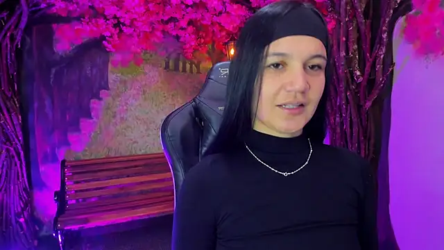 marahanson  online show from 12-22-25, 12:27