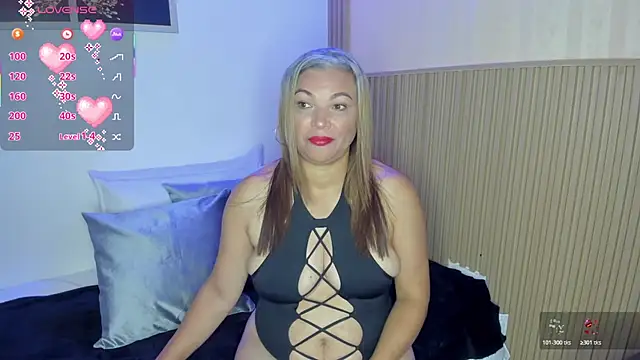 Snapshot of persefone_sky chatting on 02-07-26, 03:25 persefone sky online show from 02-07-26, 03:25