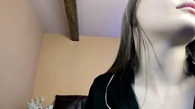 Snapshot of Amber-Tender chatting on 04-21-26, 05:08 Amber-Tender online show from 04-21-26, 05:08