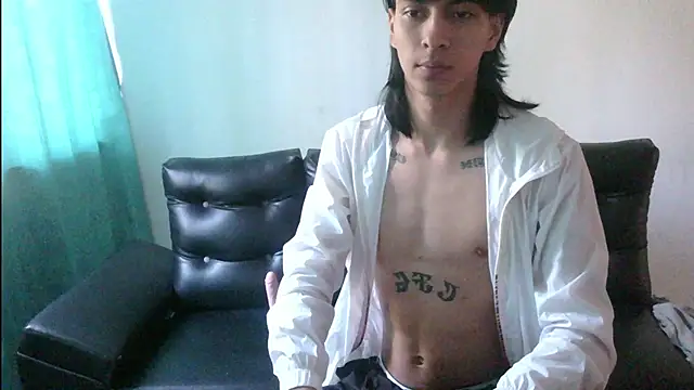 Snapshot of SebasT-sex chatting on 02-08-26, 01:31 SebasT-sex online show from 02-08-26, 01:31