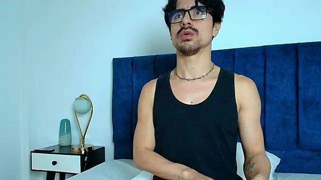 Ethan Briggs online show from 12-19-25, 05:21