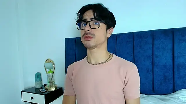 Ethan Briggs online show from 12-20-25, 03:42