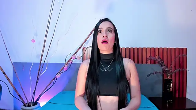 Snapshot of EllaVillaluna chatting on 01-14-26, 01:42 EllaVillaluna online show from 01-14-26, 01:42