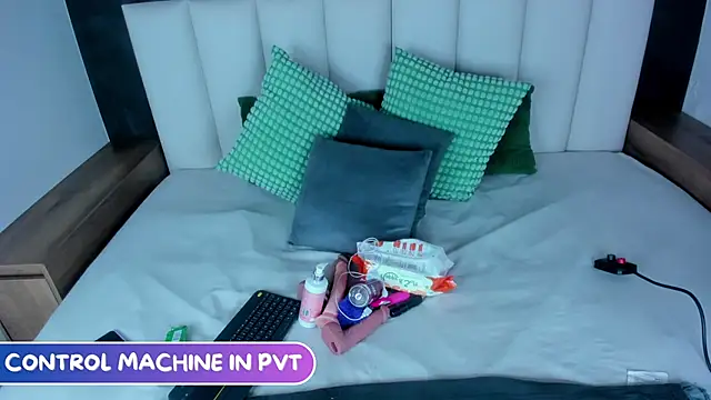 Snapshot of Miia_Anderson chatting on 04-04-26, 12:34 Miia Anderson online show from 04-04-26, 12:34