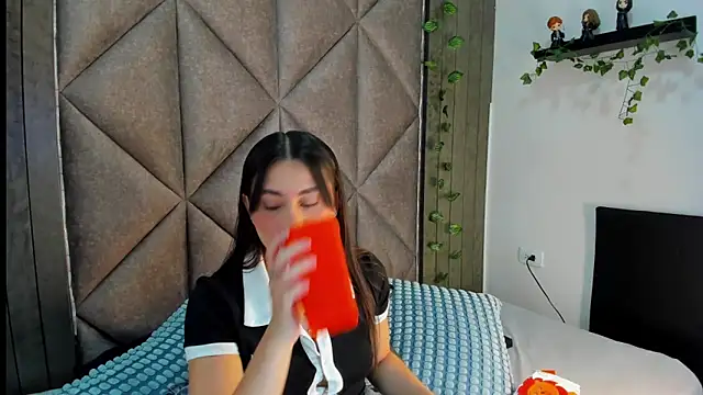 Snapshot of Miia_Anderson chatting on 02-23-26, 12:06 Miia Anderson online show from 02-23-26, 12:06