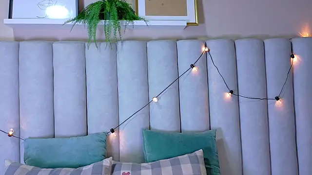 Snapshot of Miia_Anderson chatting on 04-08-26, 12:50 Miia Anderson online show from 04-08-26, 12:50