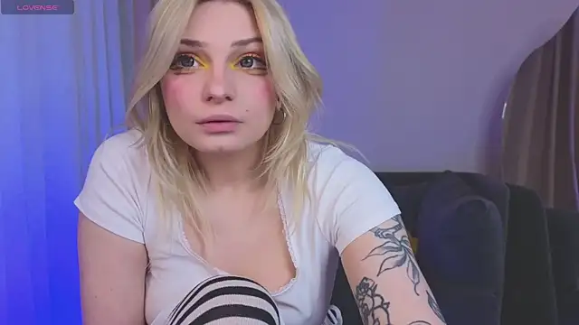 Snapshot of Aska_Asami chatting on 01-07-26, 10:04 Aska Asami online show from 01-07-26, 10:04