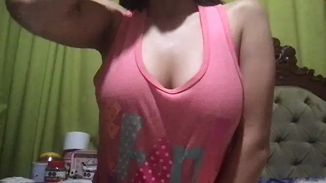 Snapshot of miia_rose_ chatting on 05-11-26, 03:41 miia rose online show from 05-11-26, 03:41