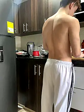 Snapshot of maxxcooper1 chatting on 12-15-25, 08:14 maxxcooper1 online show from 12-15-25, 08:14