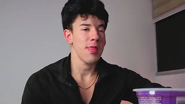 Snapshot of maxxcooper1 chatting on 01-10-26, 04:08 maxxcooper1 online show from 01-10-26, 04:08