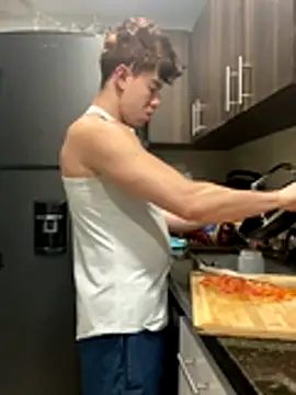 Snapshot of maxxcooper1 chatting on 12-19-25, 11:18 maxxcooper1 online show from 12-19-25, 11:18