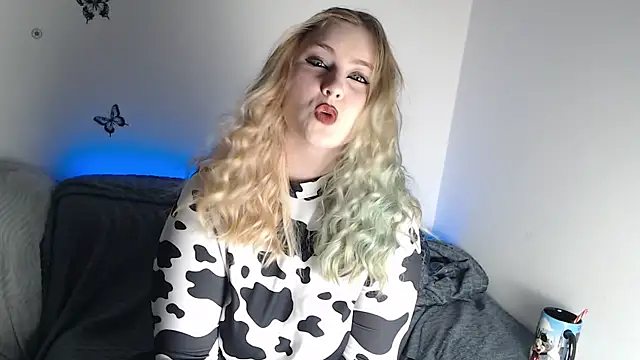 Snapshot of RebeFucksonn chatting on 04-26-26, 08:39 RebeFucksonn online show from 04-26-26, 08:39