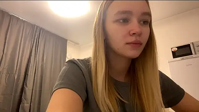 Snapshot of Leifuture chatting on 04-26-26, 05:27 Leifuture online show from 04-26-26, 05:27