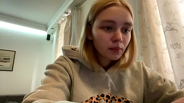 Snapshot of Leifuture chatting on 04-19-26, 11:11 Leifuture online show from 04-19-26, 11:11
