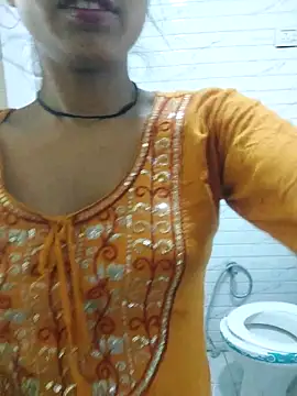 Snapshot of sexy_shital chatting on 06-21-26, 01:44 sexy shital online show from 06-21-26, 01:44