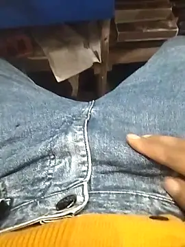 Snapshot of mohit08desi chatting on 12-20-25, 06:49 mohit08desi online show from 12-20-25, 06:49