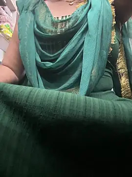 Snapshot of cute_mahi001 chatting on 06-15-26, 01:55 cute mahi001 online show from 06-15-26, 01:55