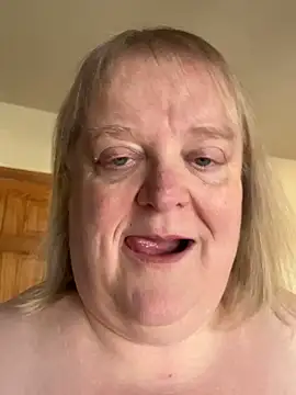 Curvy-Irish-CrystalX online show from 03-19-26, 01:55