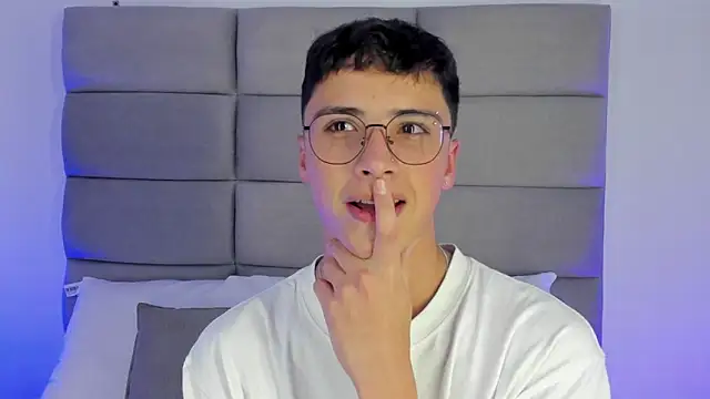 JoshClaarktt online show from 06-21-26, 04:07