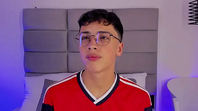 JoshClaarktt online show from 06-18-26, 04:44