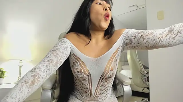 JulietaFerrer  online show from 04-13-26, 11:36