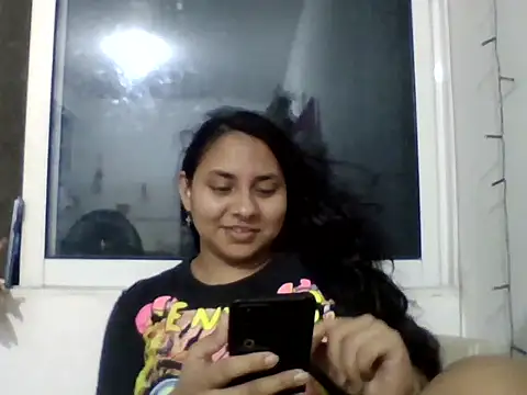Snapshot of Anny-e4rtstar chatting on 12-15-25, 06:52 Anny-e4rtstar online show from 12-15-25, 06:52
