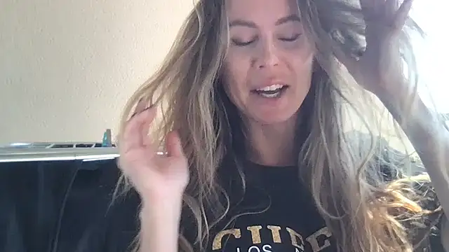 LeMilf online show from 03-25-26, 12:04