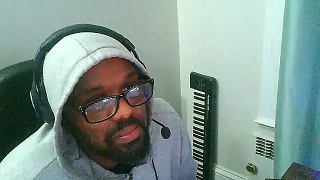 MrUnintentional online show from 12-20-25, 02:47