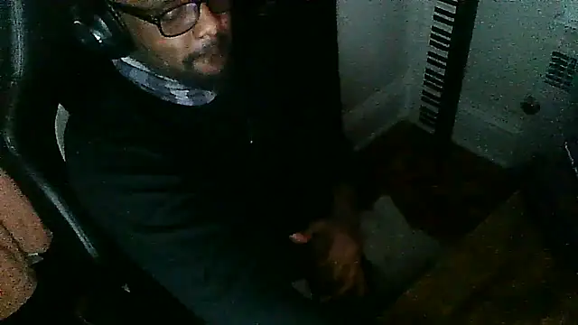 MrUnintentional online show from 12-17-25, 03:17