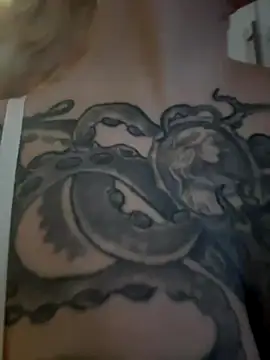 Snapshot of TeaseKitten- chatting on 01-08-26, 01:06 TeaseKitten- online show from 01-08-26, 01:06