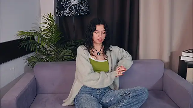 OdetteWitschi online show from 12-15-25, 01:17