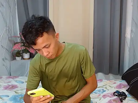 ur twinkKirk6969 online show from 04-14-26, 06:40