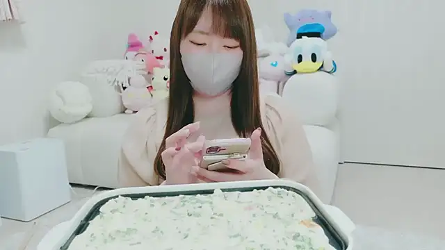 yuyuchan   online show from 03-11-26, 11:15