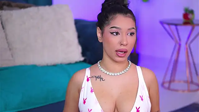 Snapshot of IvyPlush chatting on 01-12-26, 09:49 IvyPlush online show from 01-12-26, 09:49