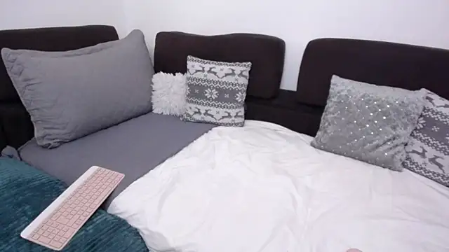 Snapshot of arya_flame chatting on 12-14-25, 07:36 arya flame online show from 12-14-25, 07:36
