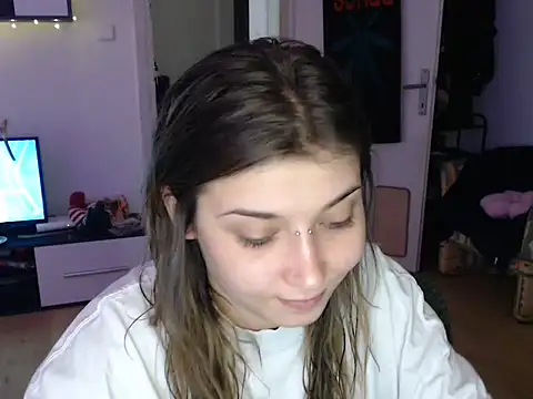 AlienforTwenty online show from 12-16-25, 01:15