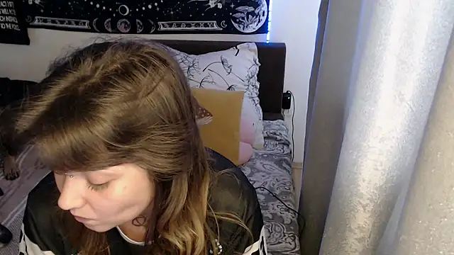AlienforTwenty online show from 05-18-26, 09:58
