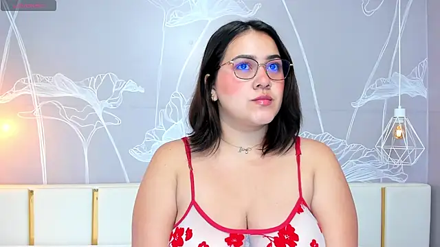 Snapshot of beautifulgirl4u_ chatting on 05-21-26, 11:24 beautifulgirl4u online show from 05-21-26, 11:24