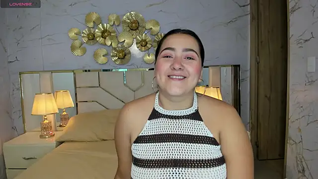 Snapshot of beautifulgirl4u_ chatting on 04-24-26, 11:51 beautifulgirl4u online show from 04-24-26, 11:51