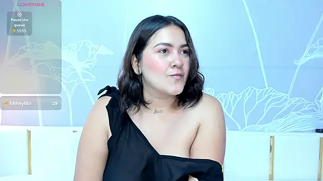Snapshot of beautifulgirl4u_ chatting on 05-05-26, 12:35 beautifulgirl4u online show from 05-05-26, 12:35
