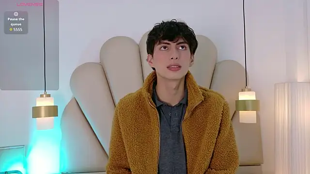 Snapshot of Martin_Williams chatting on 02-13-26, 07:36 Martin Williams online show from 02-13-26, 07:36