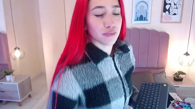 Snapshot of Celestee15_ chatting on 12-18-25, 11:25 Celestee15 online show from 12-18-25, 11:25