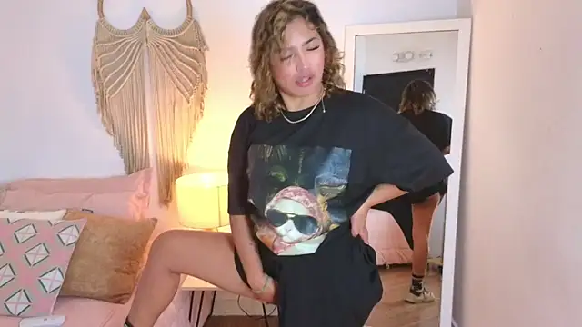 Grecia Miller  online show from 12-22-25, 12:16