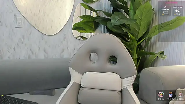 goodgirl22   online show from 12-17-25, 09:42