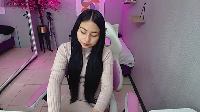 Carolina cherry online show from 03-12-26, 12:20