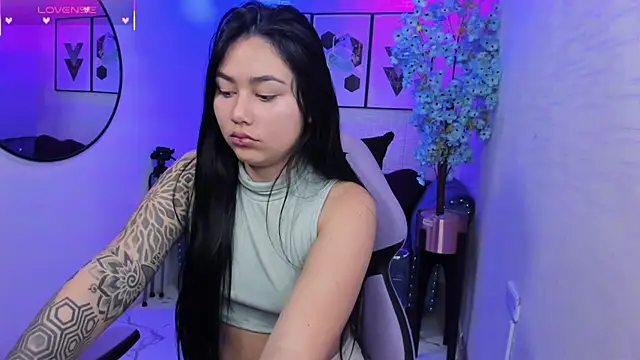 Carolina cherry online show from 06-11-26, 12:46