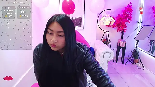 Carolina cherry online show from 02-09-26, 11:52