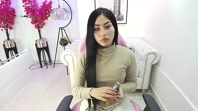 Carolina cherry online show from 02-25-26, 12:16