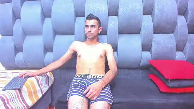 nahomiandandres online show from 01-13-26, 03:43