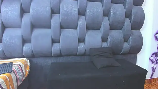 nahomiandandres online show from 01-11-26, 03:24